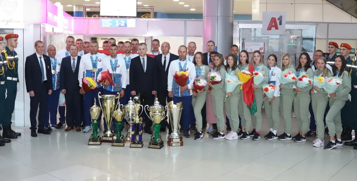 Сборные РБ по пожарно-спасательному спорту вернулись в Минск чемпионами мира