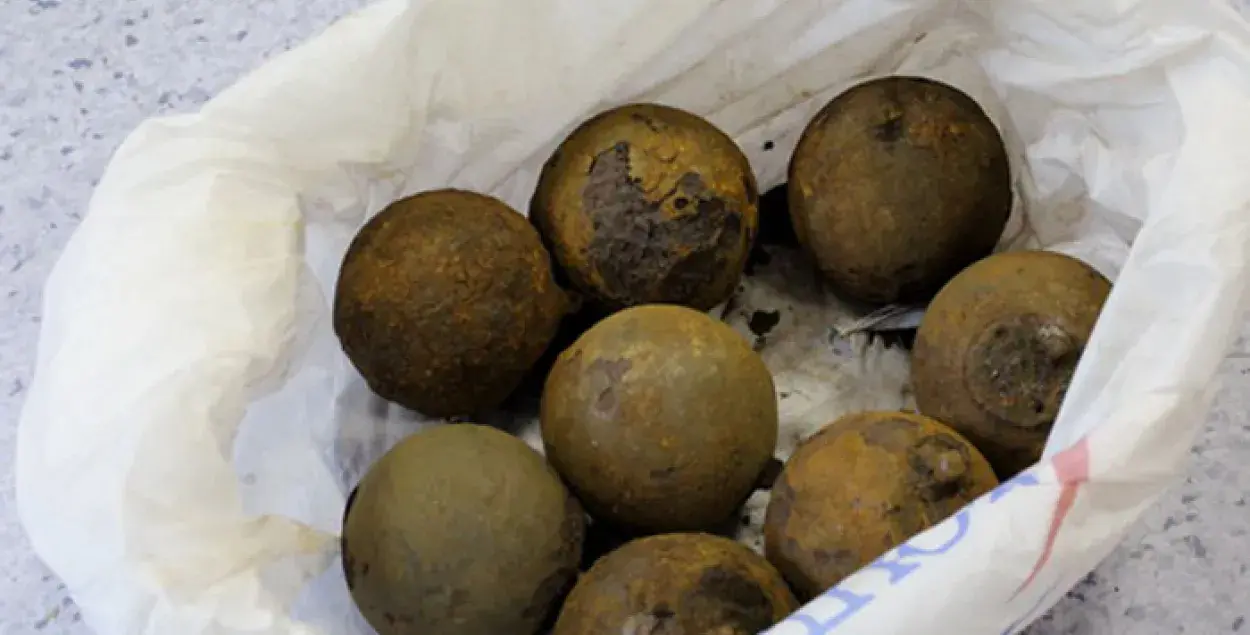 У Мінску знайшлі 100-гадовыя гранаты, а пад Светлагорскам — фаўстпатрон