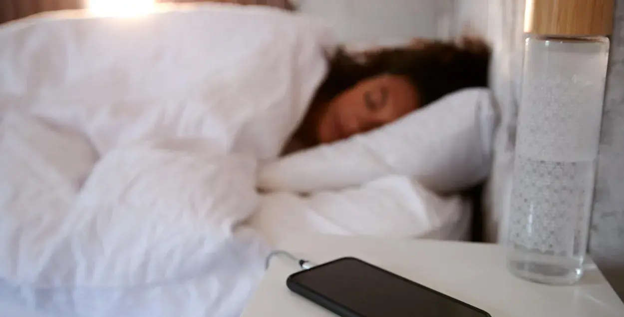 Не спите рядом с айфоном во время зарядки 