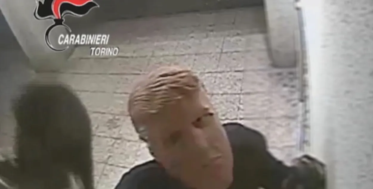 Скриншот с видео ограбления.