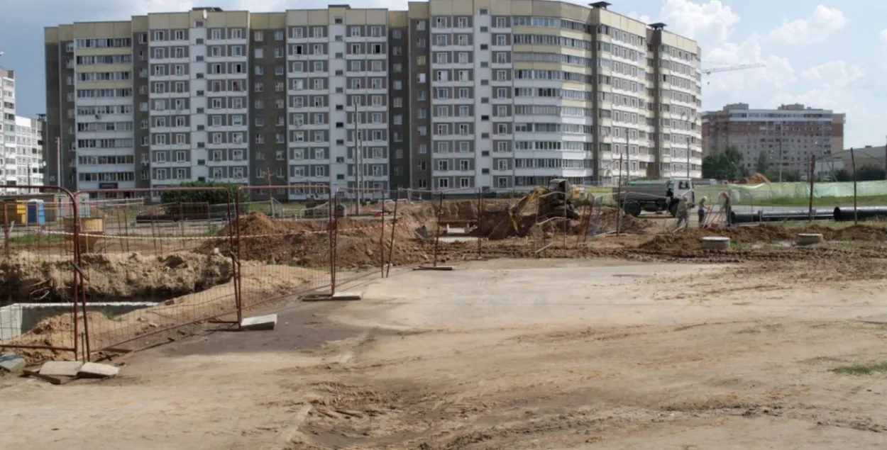 На будоўлі метро ў Мінску пашкодзілі трубаправод з халоднай вадой
