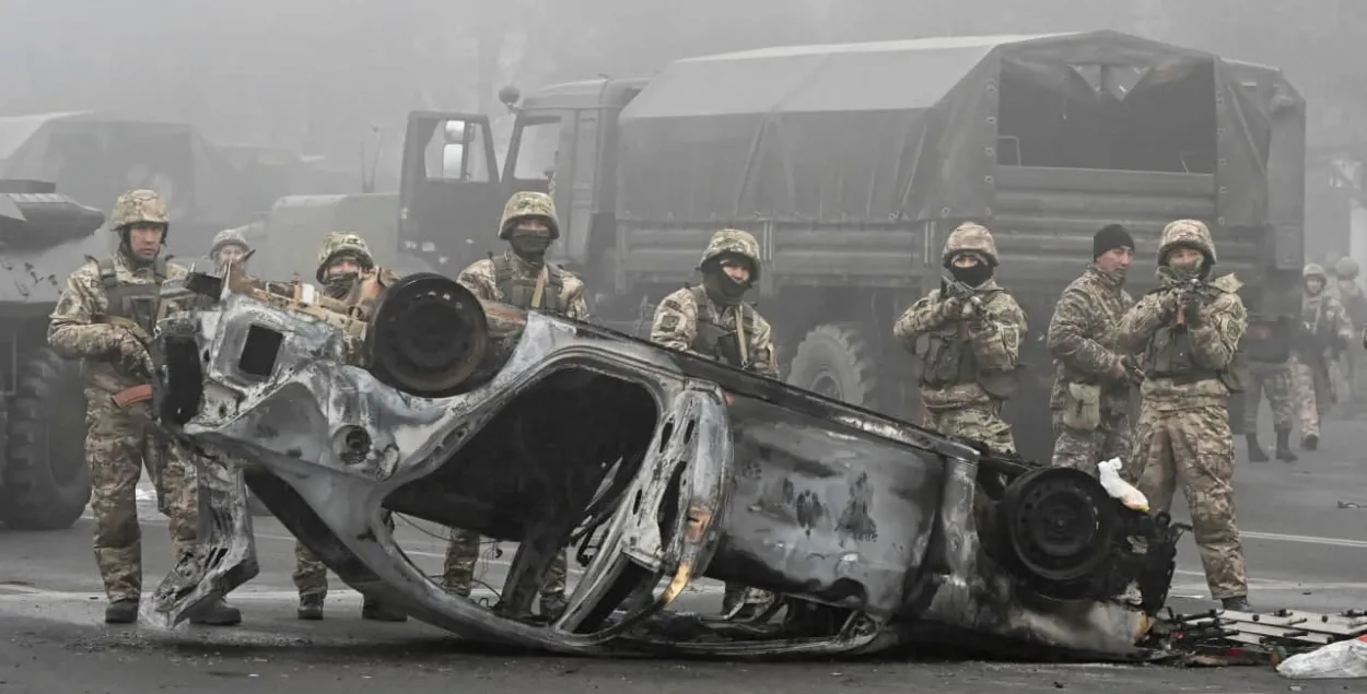 Казахстан прыпыніў уезд замежнікаў у краіну