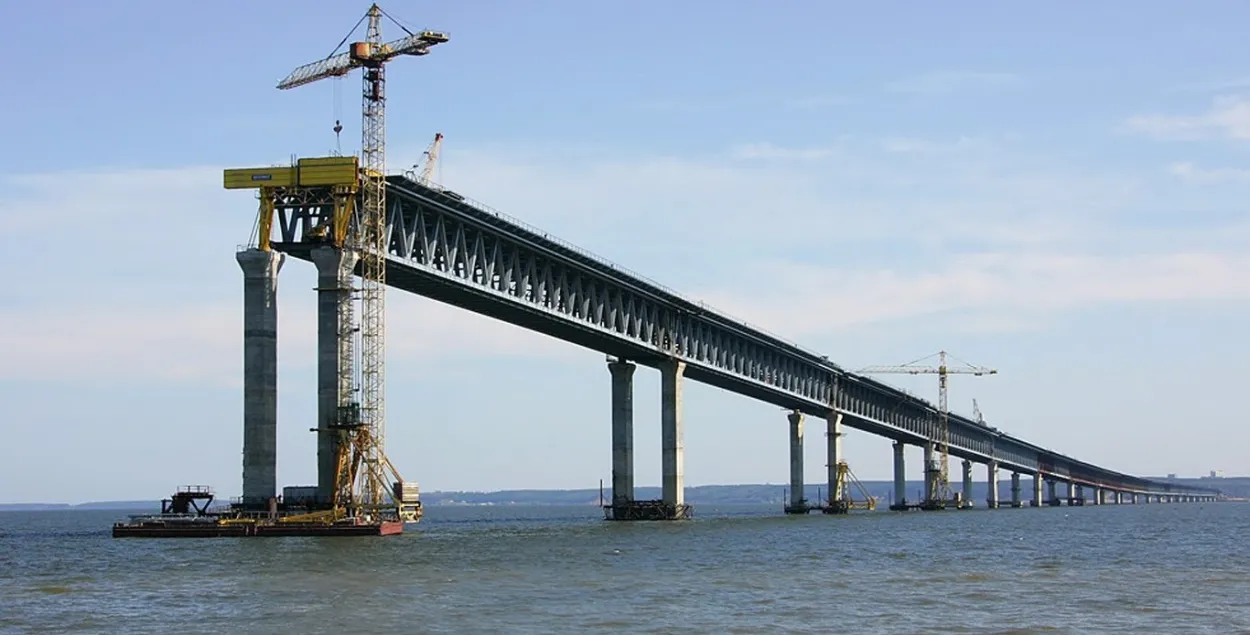 Будаўніцтва моста з Расіі ў Крым зацягваецца на год