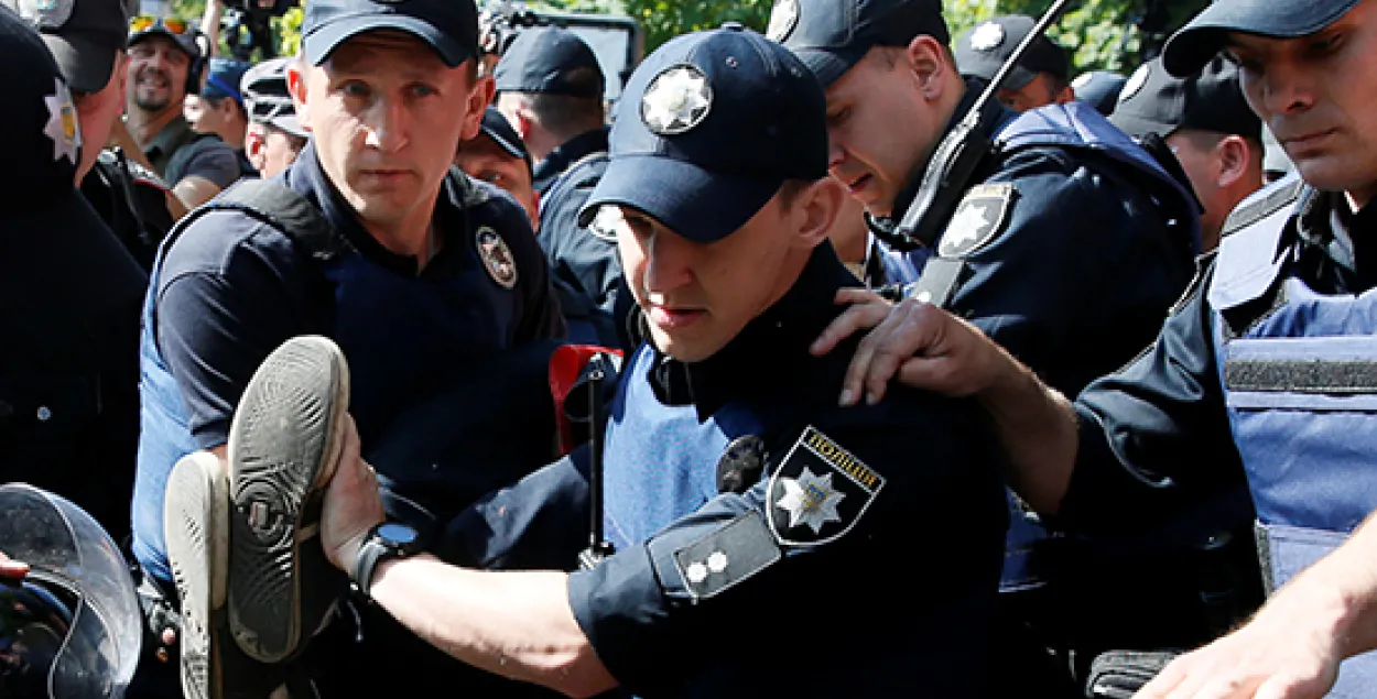 В Киеве полиция задержала 50 противников гей-парада | Новости Беларуси |  euroradio.fm