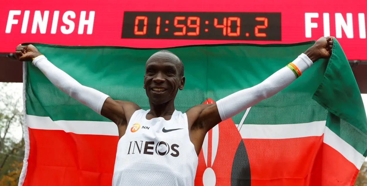 Кеніец упершыню ў гісторыі прабег марафон меней як за 2 гадзіны