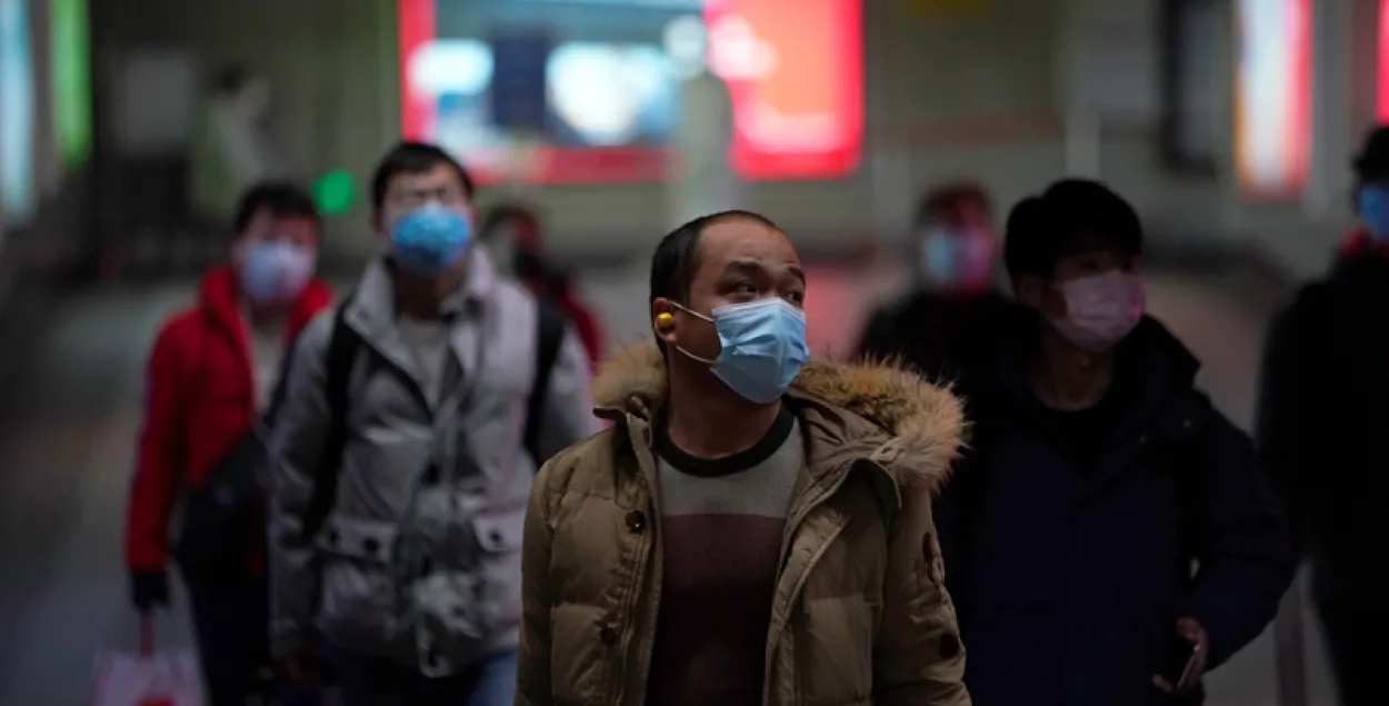 Китайцы спасаются от коронавируса / Reuters