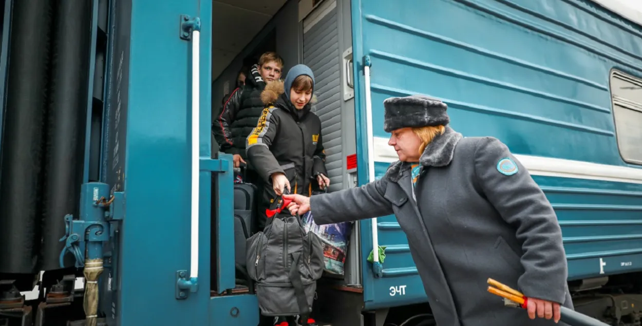 Дети с оккупированной россиянами территории Украины в Беларуси, апрель 2023-го / sb.by
