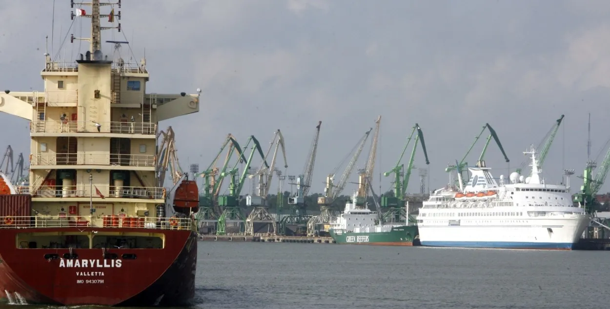 Лукашенко грозится перенаправить удобрения в порт Мурманска. Но вряд ли выйдет