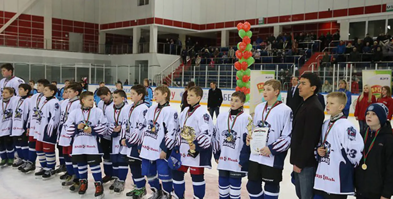 Каманда сына Лукашэнкі выйграла фінал гарадскога турніру "Залатая шайба" (фота)