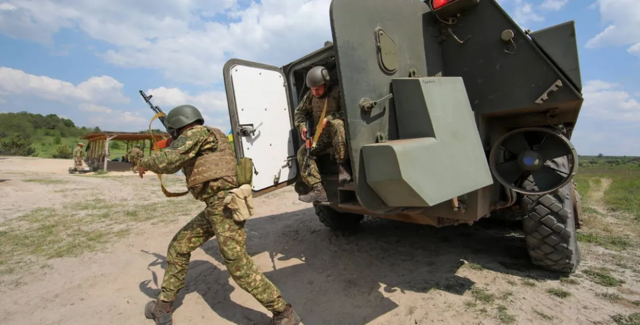 Украінскія салдаты падчас баявых дзеянняў&nbsp;/ PAP/Ukrinform
