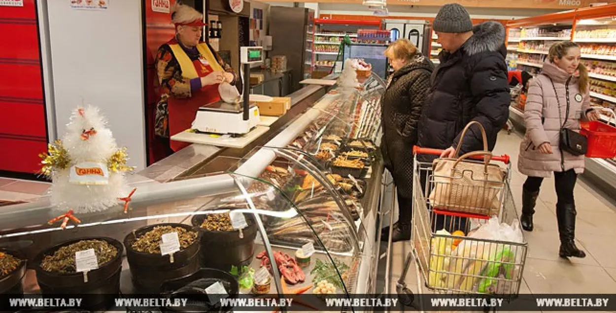 Беларусы аддаюць на харчаванне больш за 41% спажывецкіх выдаткаў