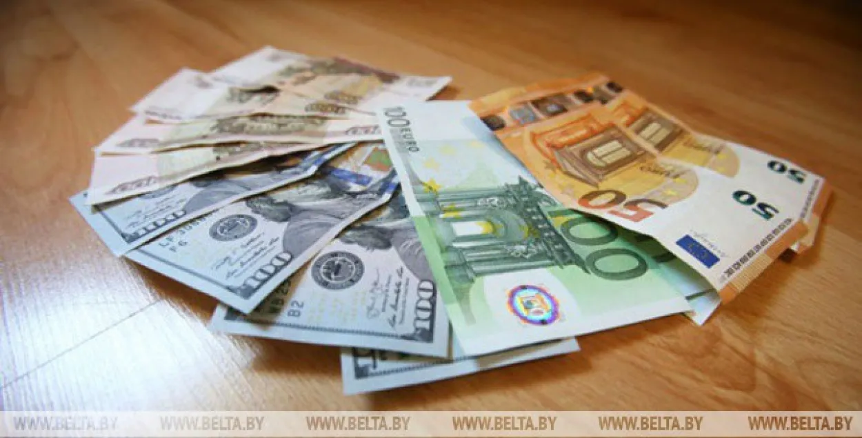 На таргах 9 жніўня беларускі рубель умацаваўся адносна ўсіх асноўных валют