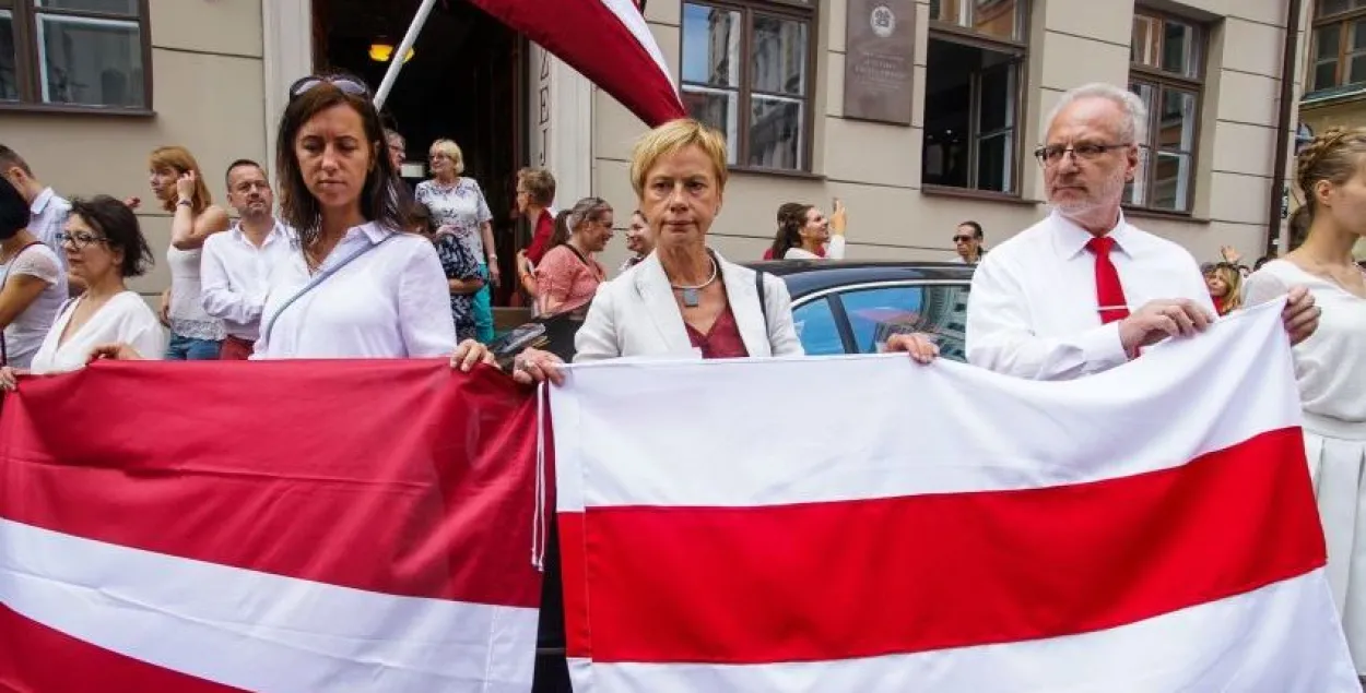 "Различаем народ и режим": Латвия продолжит выдавать визы гражданам Беларуси