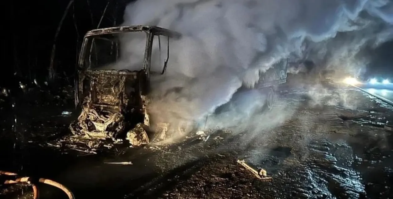 Пожар в Лиде: сгорел водитель фуры
