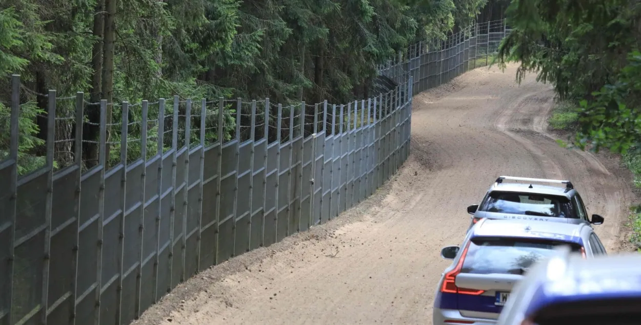 Литовские пограничники развернули на границе с Беларусью 93 нелегала