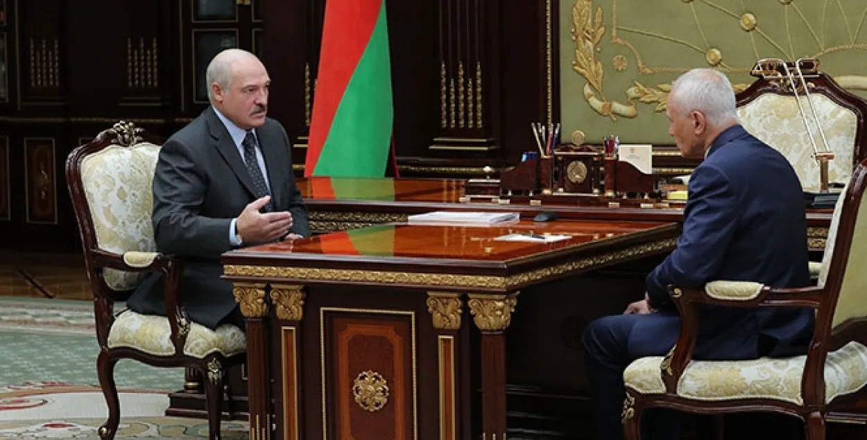Лукашенко: без решений по нефти и газу нам с Россией "и разговаривать не о чем"