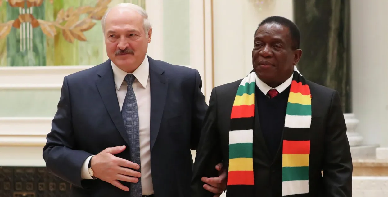 Александр Лукашенко и президент Зимбабве&nbsp;Эммерсон Мнангагва / архивное фото АР
