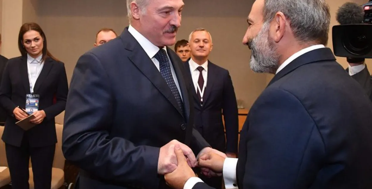 Лукашэнка абмеркаваў з Пашынянам эканамічнае супрацоўніцтва Беларусі і Арменіі