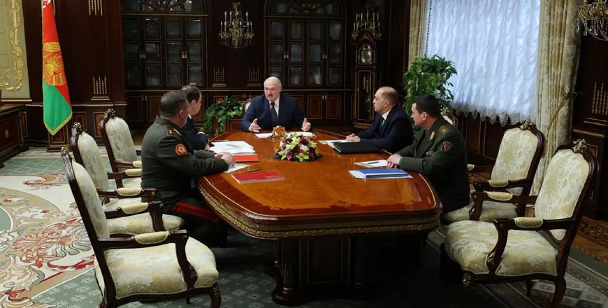 Лукашэнка: вайсковая база нам не трэба, але расійскія самалёты нам дайце 