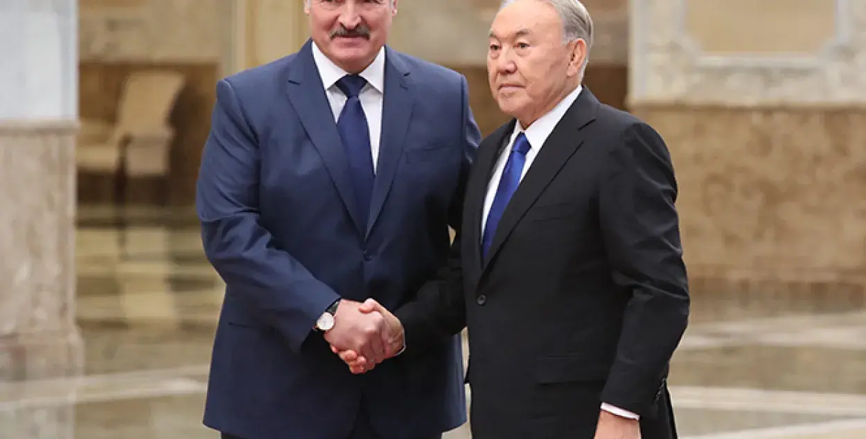 Лукашэнка пагаварыў з Назарбаевым па тэлефоне