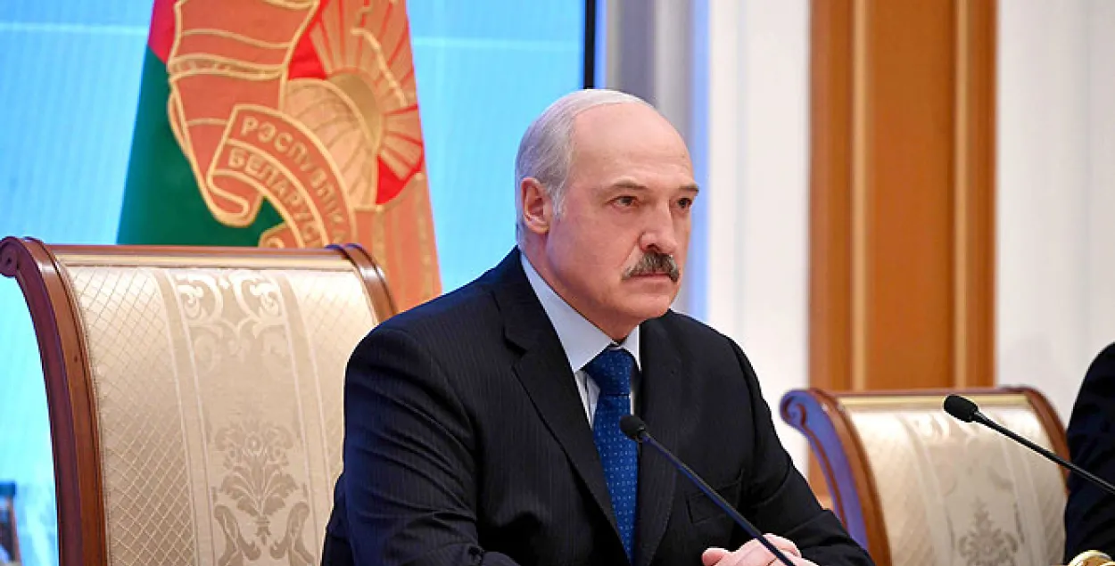 Лукашэнка: З-за карупцыі ўжо людзі стогнуць у некаторых раёнах (відэа)