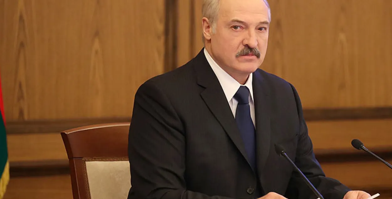 Лукашэнка: "Мы не можам у чорным целе трымаць народ"