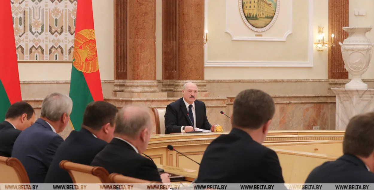 Александр Лукашенко на совещании / БЕЛТА​