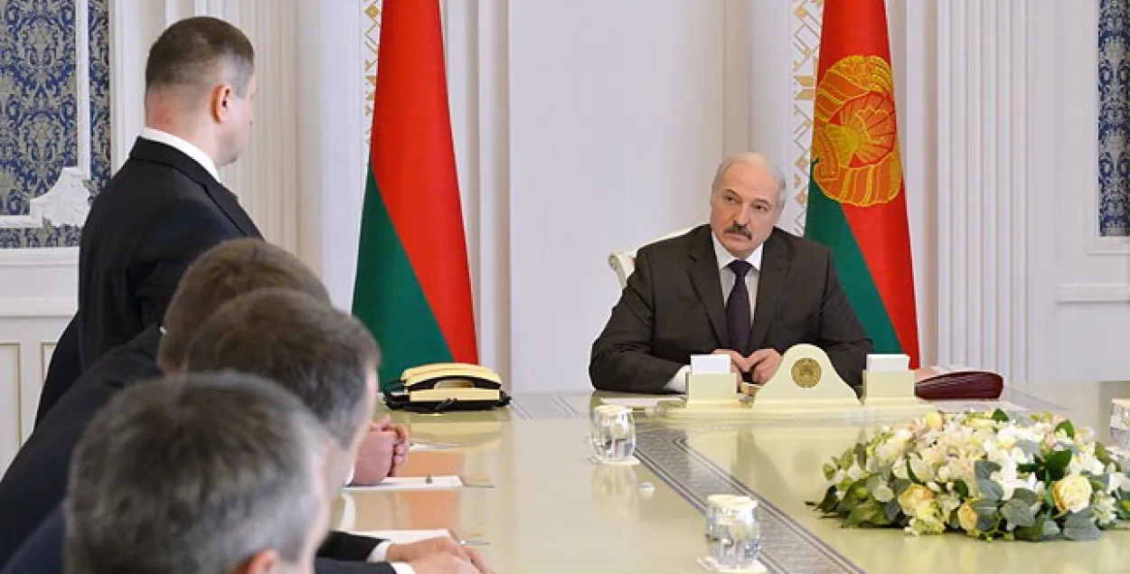 Лукашэнка: Уладу растапыранымі пальцамі ніхто не трымае