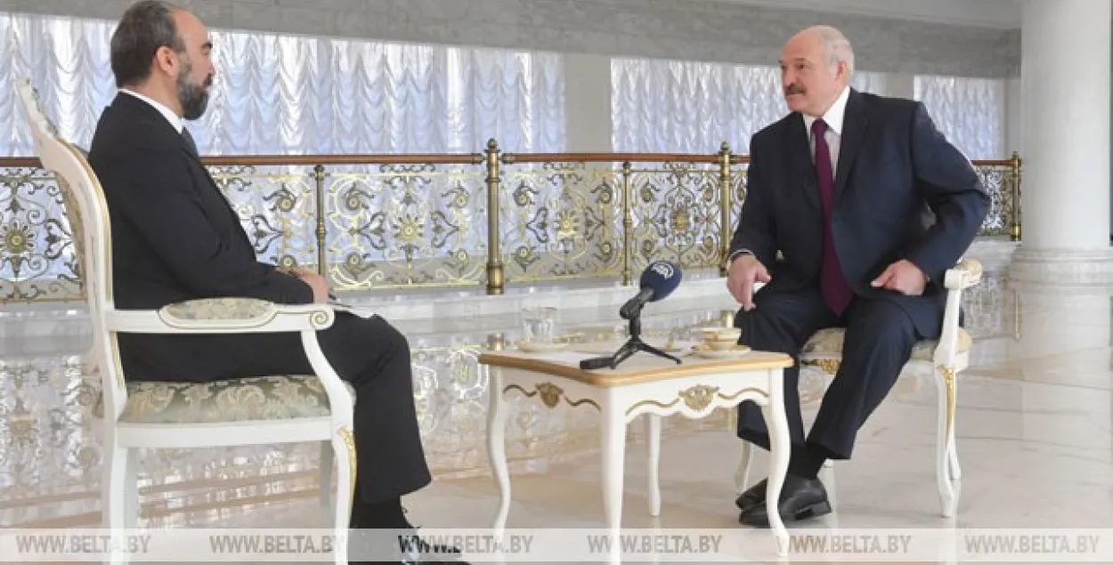Александр Лукашенко во время интервью / БЕЛТА​
