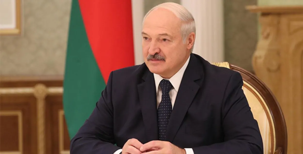 Лукашенко рассказал, как меняют Конституцию Беларуси