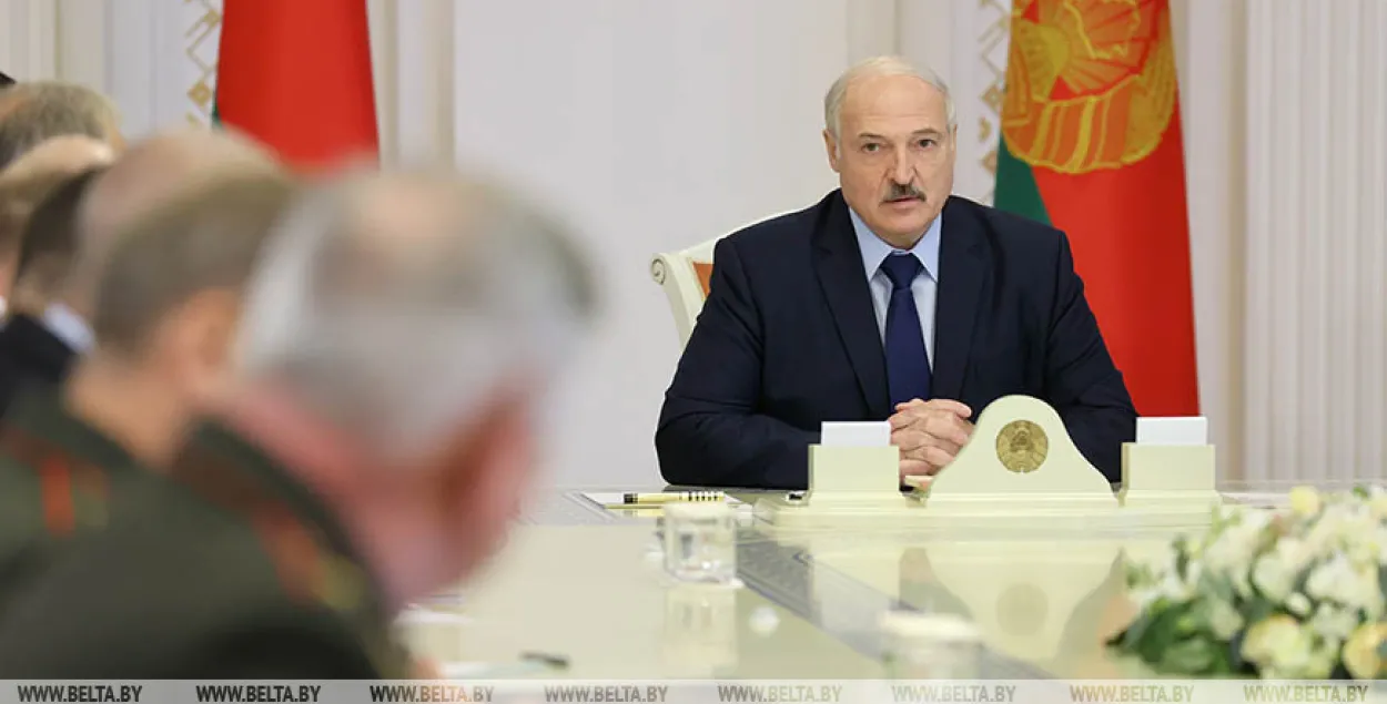 Лукашэнка — пра вулічныя акцыі: "Не высоўвайцеся вы цяпер на вуліцы!"
