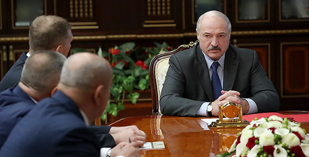 Лукашэнка абурыўся, што Расія закрывае харчовы рынак
