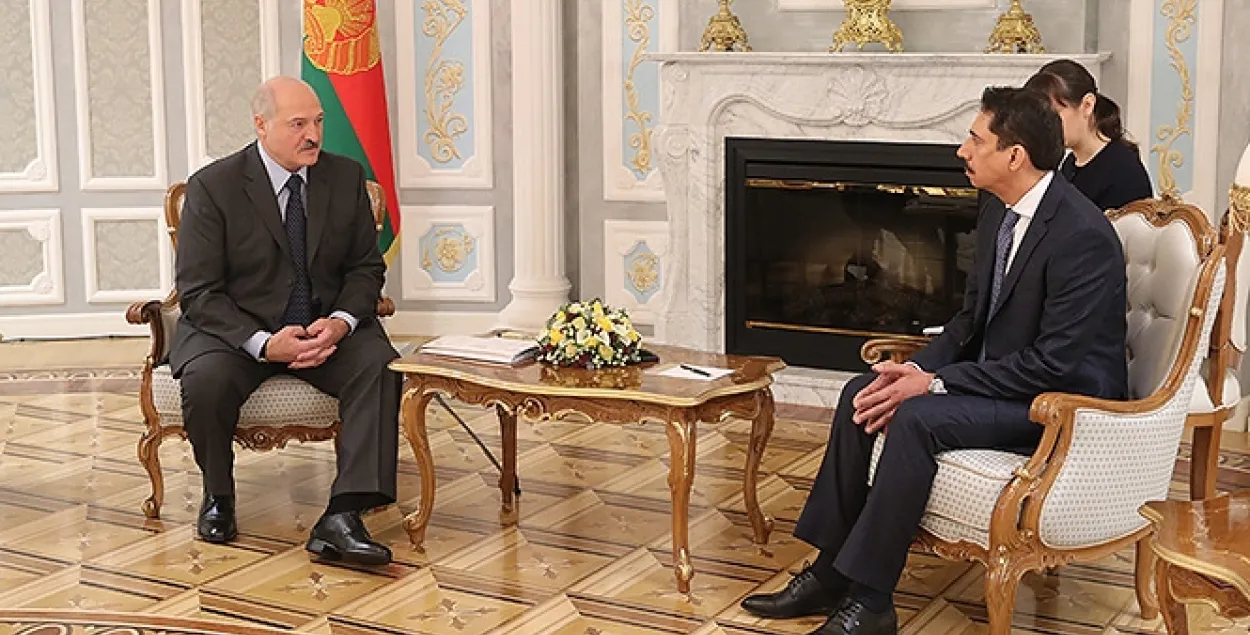 Александр Лукашенко и представители дубайского МФЦ​ / president.gov.by