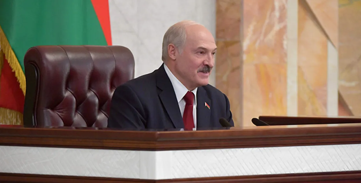 Лукашэнка правядзе сустрэчу са старымі і новымі дэпутатамі