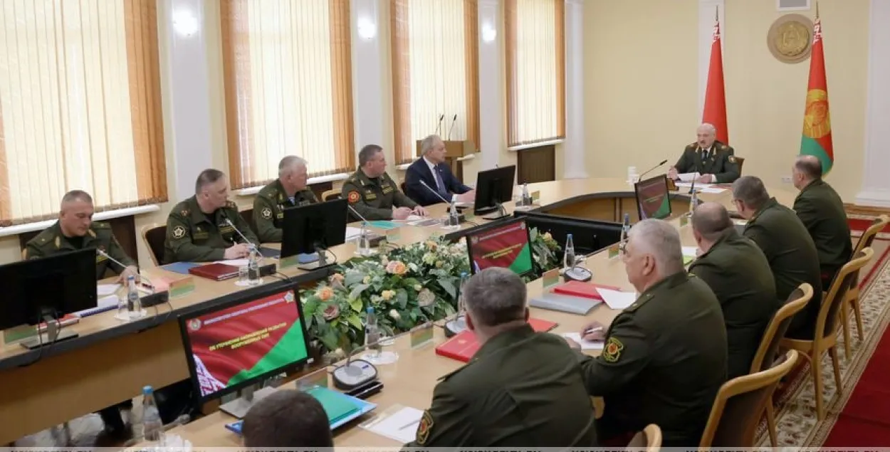 Лукашэнка: пасля падзей ва Украіне мы ўбачылі, што не трэба мадэрнізаваць войска