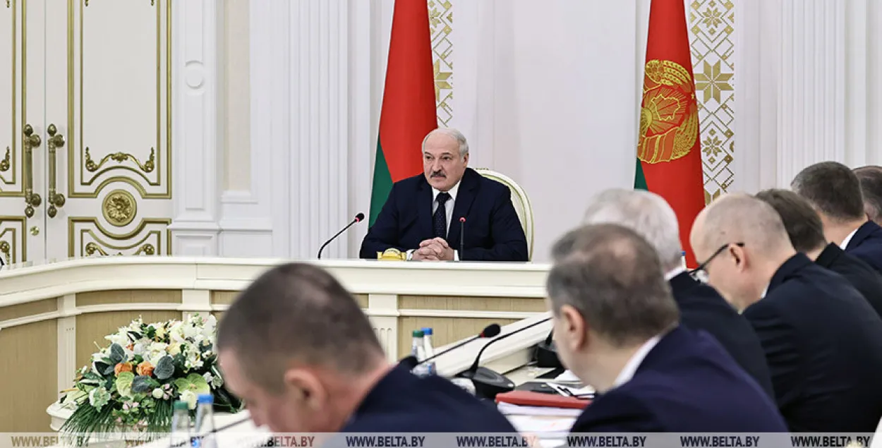 Лукашэнка: у прэзідэнта застаюцца паўнамоцтвы, каб уплываць на любое рашэнне