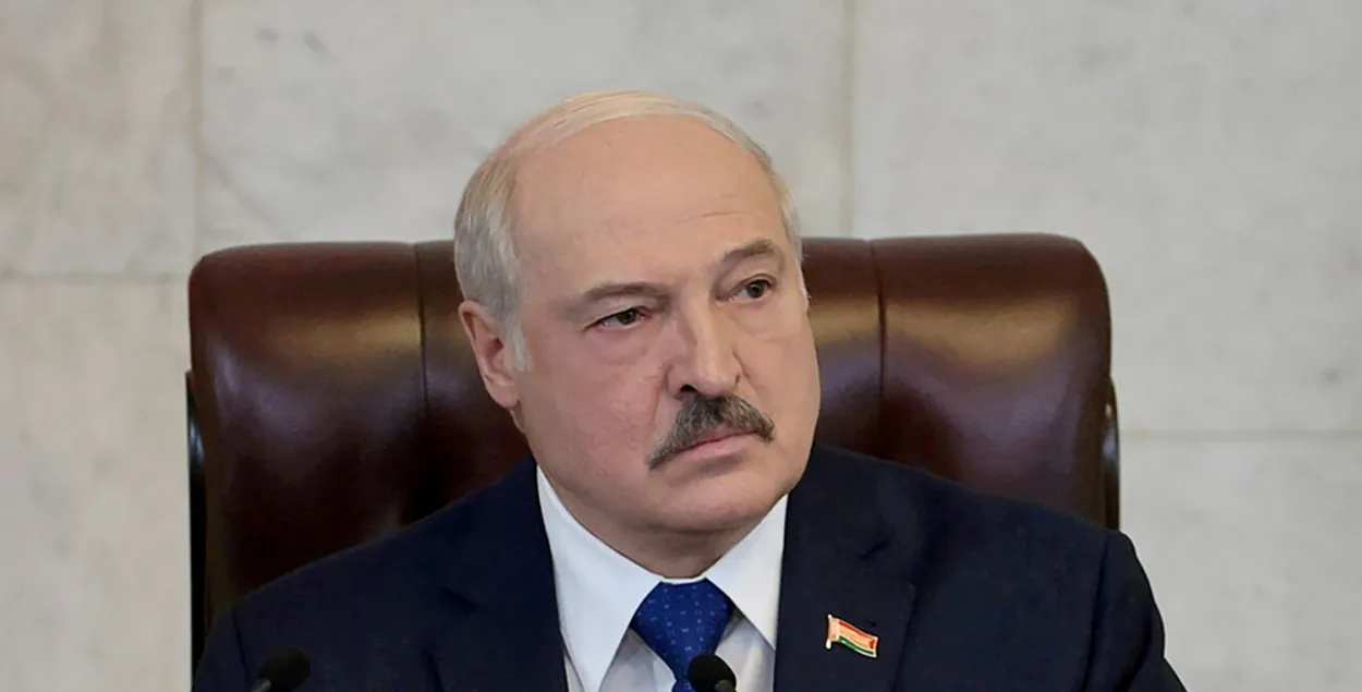 Лукашенко призывает белорусских дипломатов "поставить всех на место"