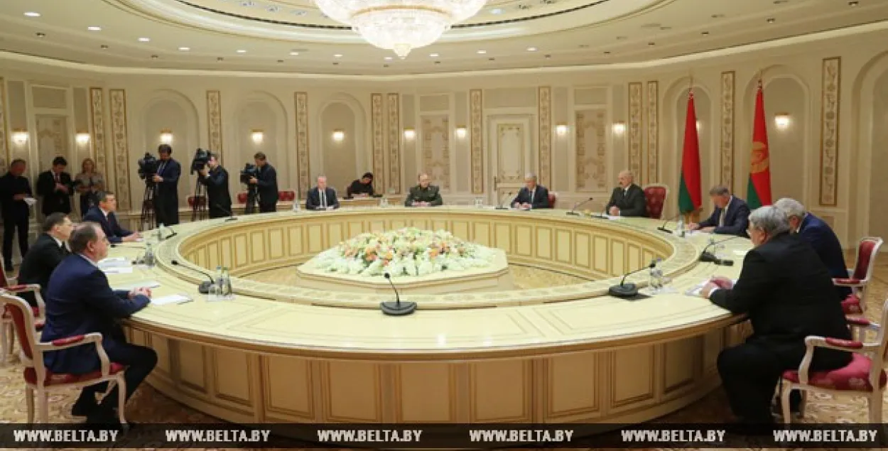 Лукашэнка: Я дэталёва ведаю планы будаўніцтва АЭС