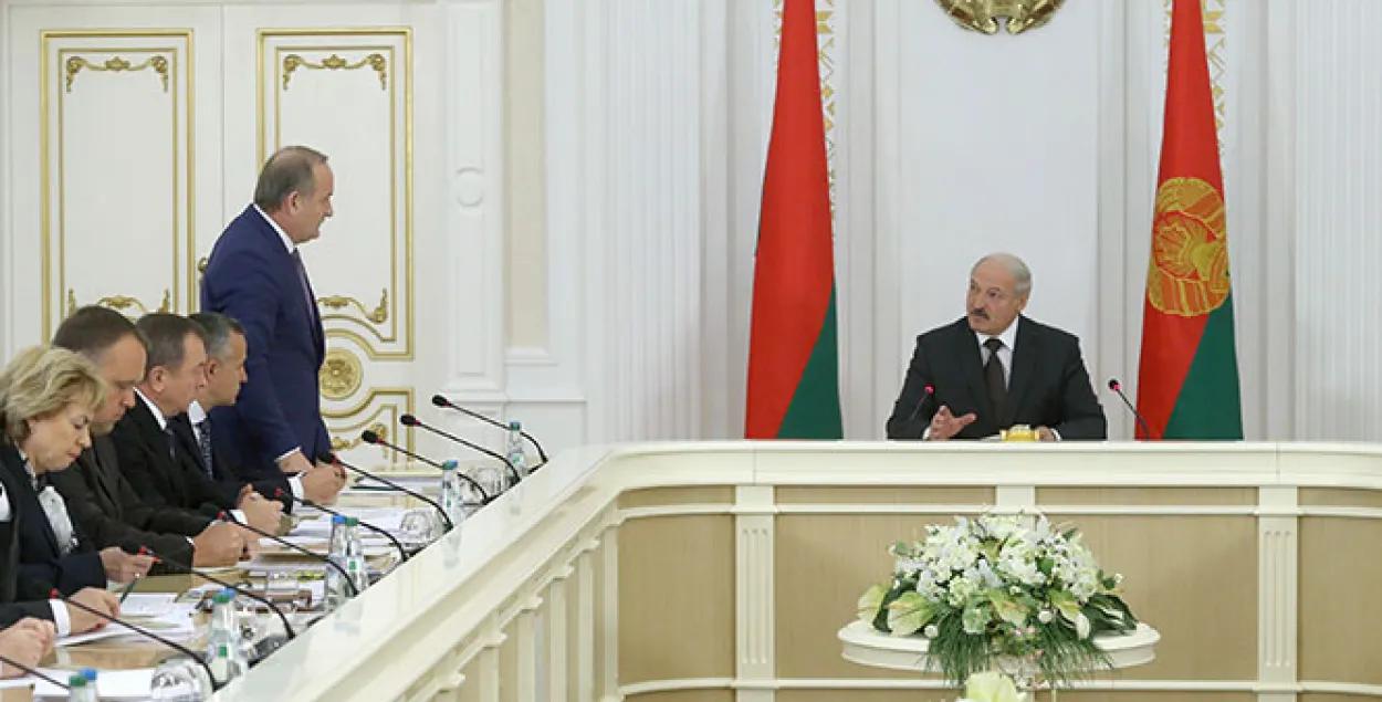 Лукашэнка — аб працы з МВФ: Рабіць жабракамі беларускі народ мы не маем права