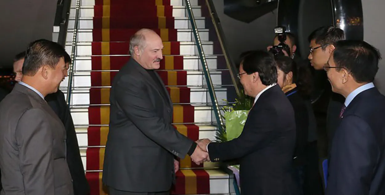 Аляксандр Лукашэнка прыбыў з афіцыйным візітам у В'етнам