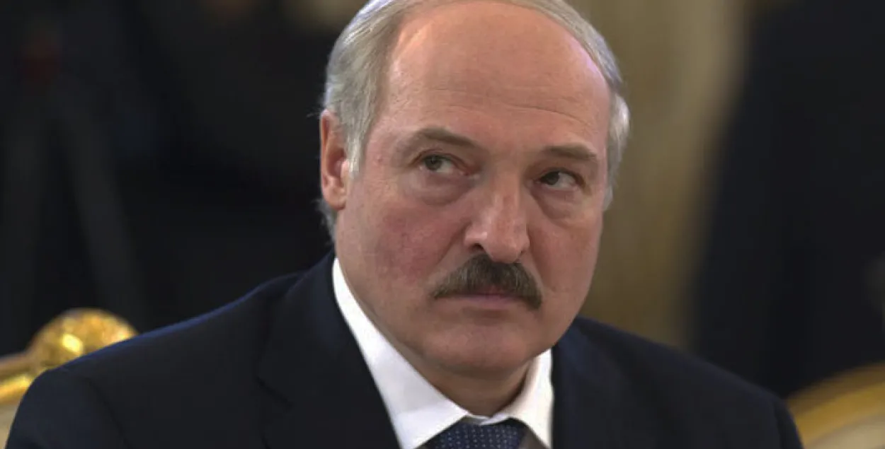 Лукашэнка: Калі беларусы заробяць 1000 рублёў, няхай шумяць, ходзяць, крычаць