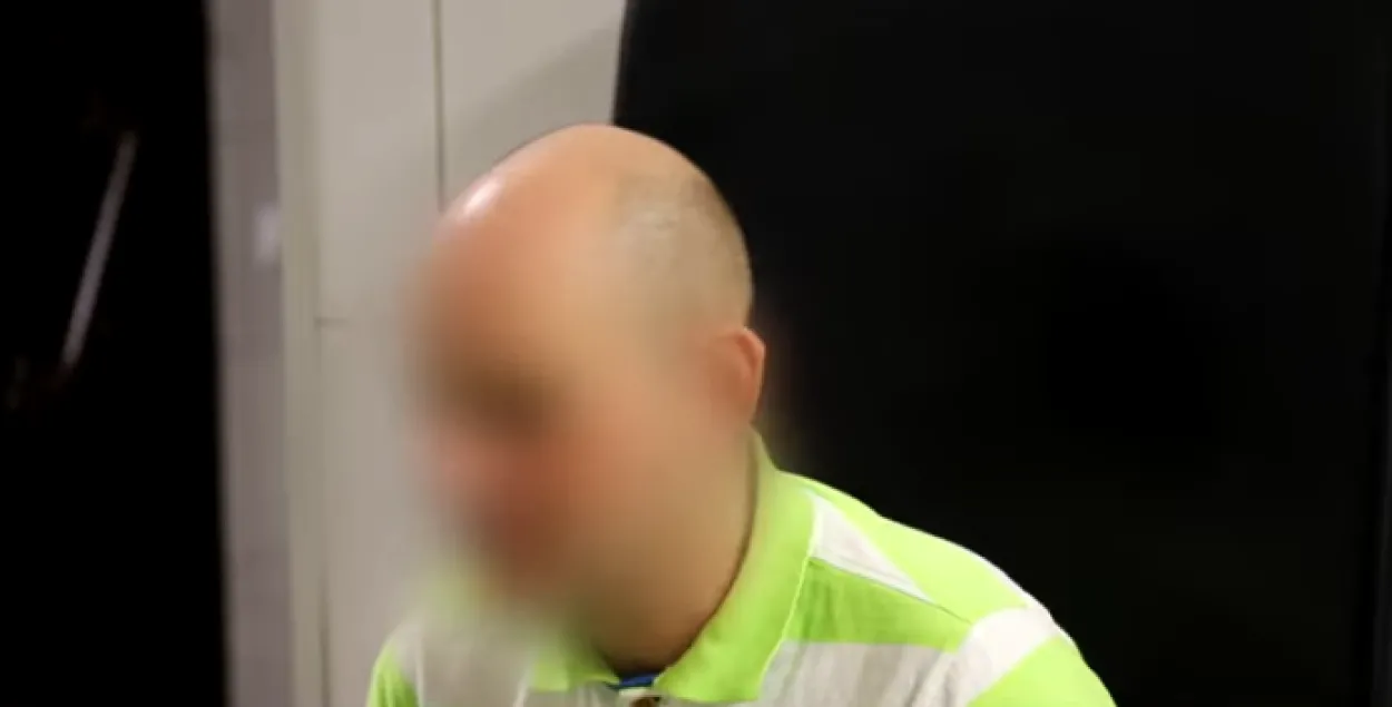 Задержанный хулиган / Скриншот с видео милиции​