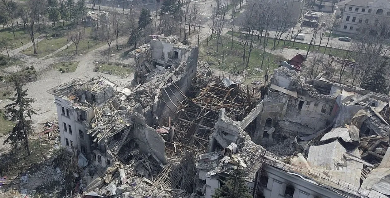Бои в Мариуполе и удар по жд станции "в центре Украины" — 49-е утро войны