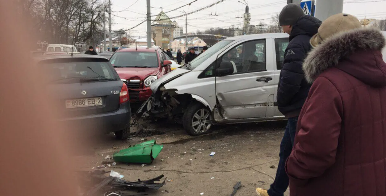 У Віцебску мікрааўтобус збіў чатырох пешаходаў (фота)