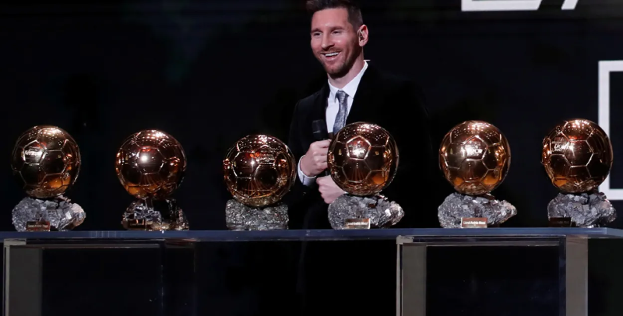Лионель Месси и шесть его золотых мячей / Reuters