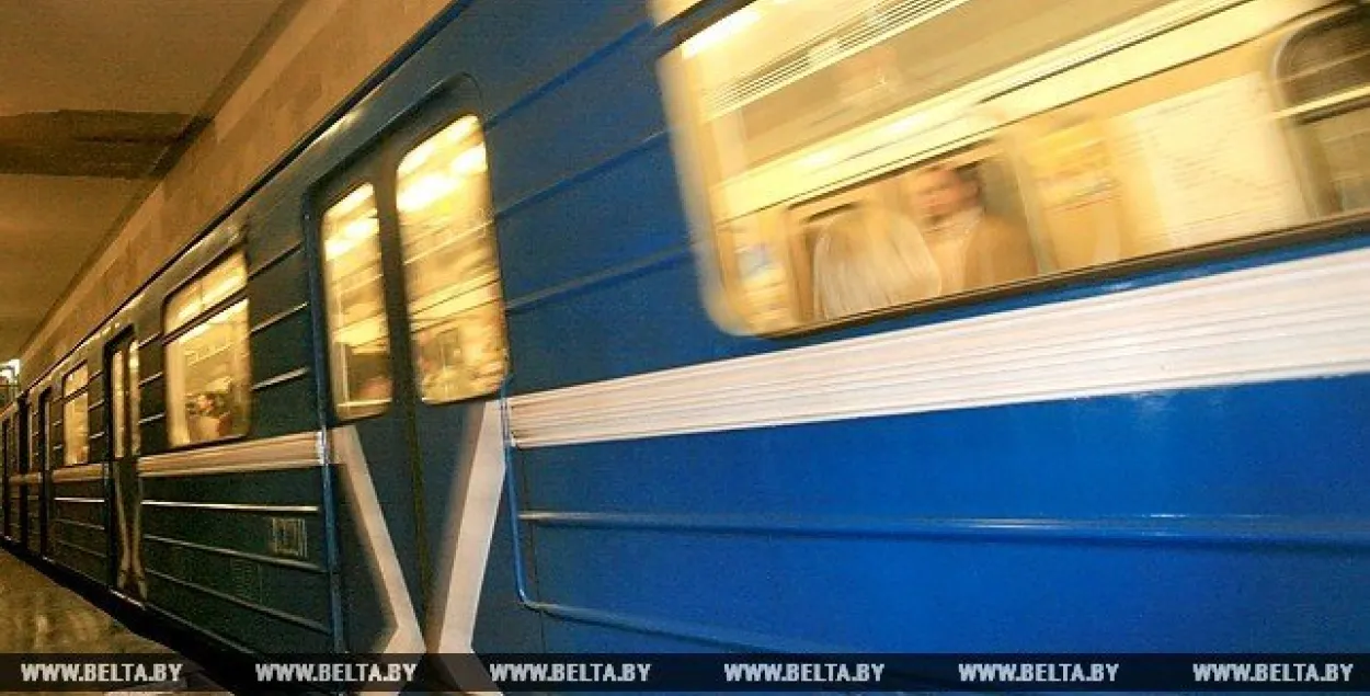 Пасажырка мінскага метро паскардзілася на мужчыну, які чапляецца да жанчын