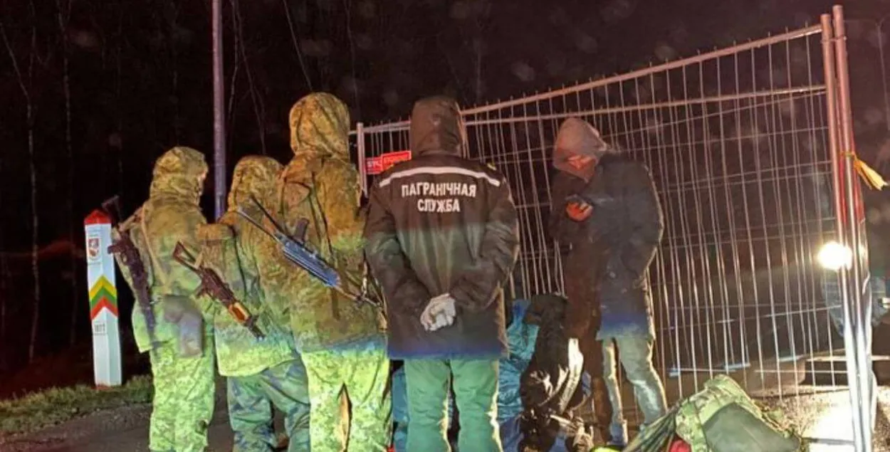 Литовские пограничники нашли в белорусской грузовой фуре четырех мигрантов 