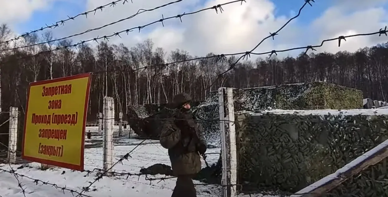 Лагерь серьезно охраняется / скриншот с видео Минобороны РФ