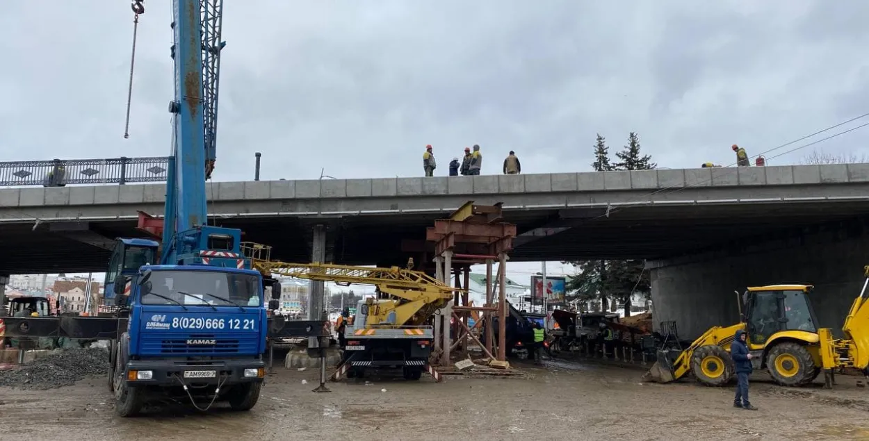 Мостостроители провели испытания нового моста на Немиге