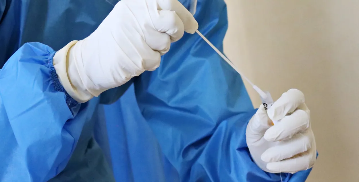 Минзрав запретил частным лабораториям делать тест на коронавирус 